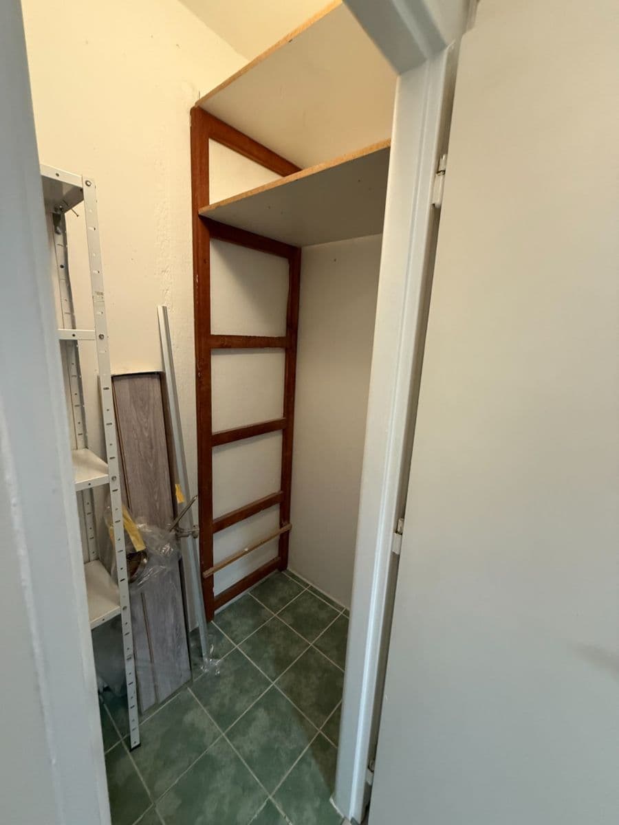 2 bedroom with open-plan kitchen flat to rent, 63 m², Tererova, Prague, Prague 2 bedroom with open-plan kitchen flat to rent, 63 m², Tererova, Prague, Prague