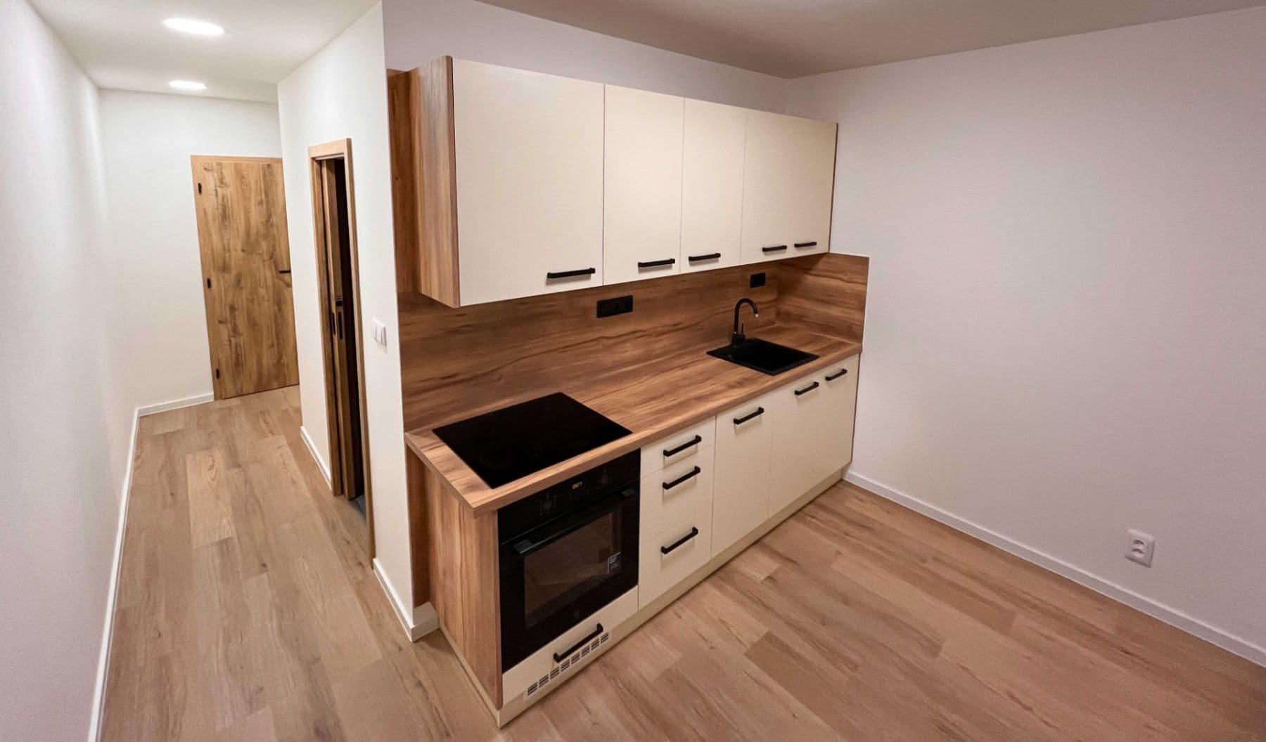 2 bedroom flat to rent, 55 m², ulice Čoupkových, Brno, Jihomoravský Region 2 bedroom flat to rent, 55 m², ulice Čoupkových, Brno, Jihomoravský Region