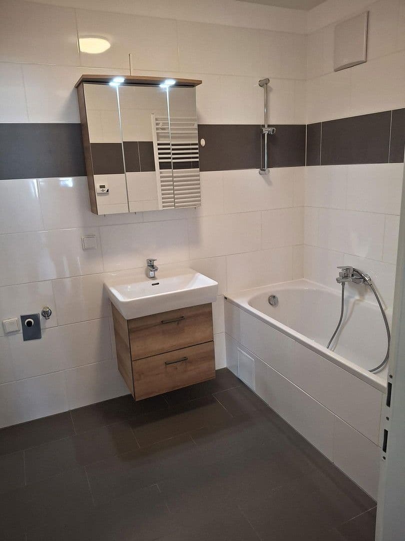 1 bedroom with open-plan kitchen flat to rent, 50 m², Bahnhofstraße 25, Pottendorf, Lower Austria 1 bedroom with open-plan kitchen flat to rent, 50 m², Bahnhofstraße 25, Pottendorf, Lower Austria