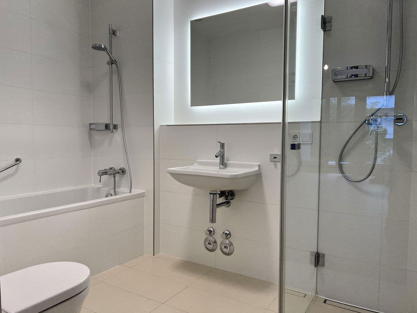 2 bedroom flat to rent, 77 m², Pariser Str. 23, Berlin, Berlin 2 bedroom flat to rent, 77 m², Pariser Str. 23, Berlin, Berlin