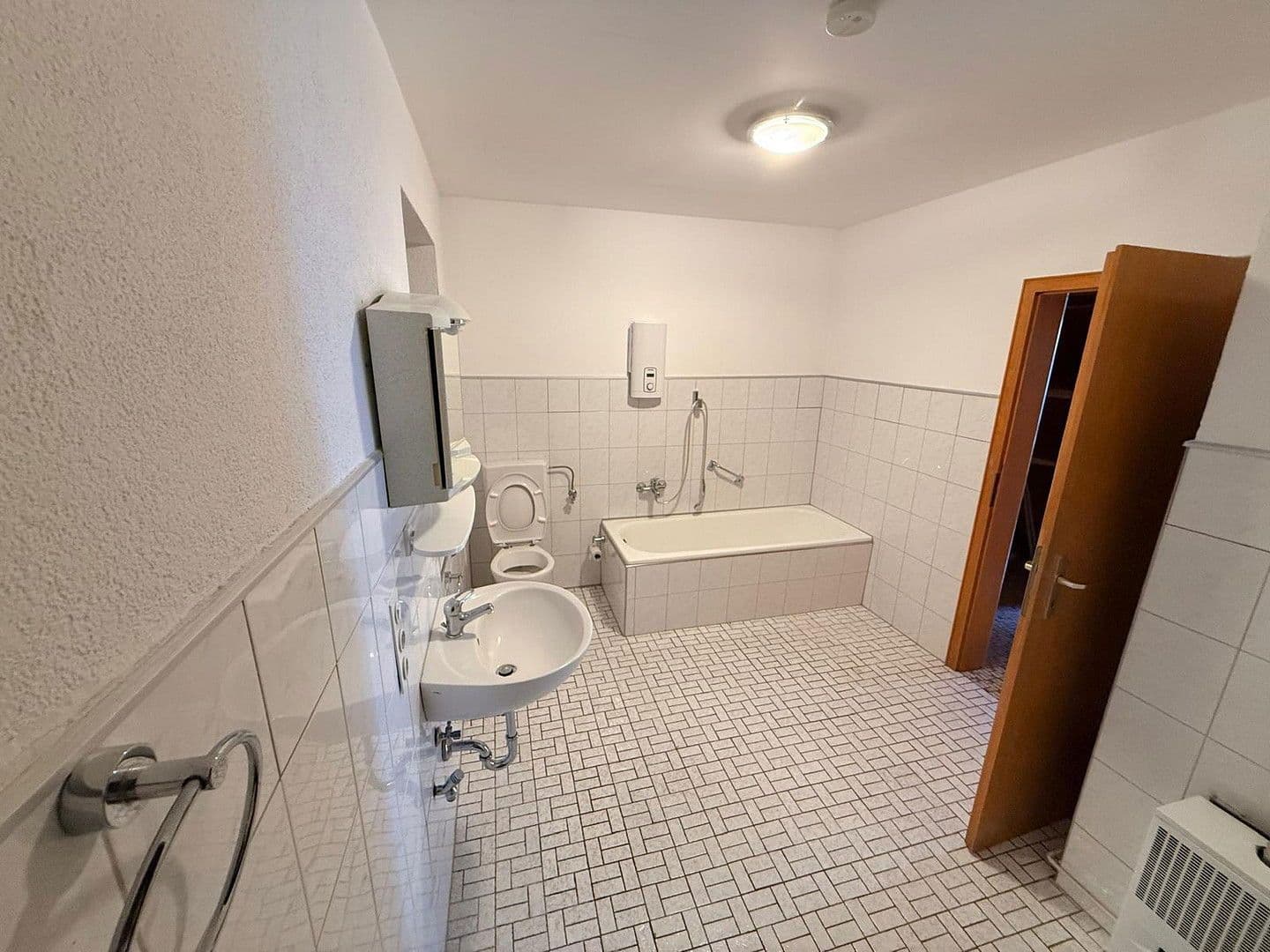 house to rent, 100 m², Dorfstraße 6, Neuwied, Rhineland-Palatinate house to rent, 100 m², Dorfstraße 6, Neuwied, Rhineland-Palatinate