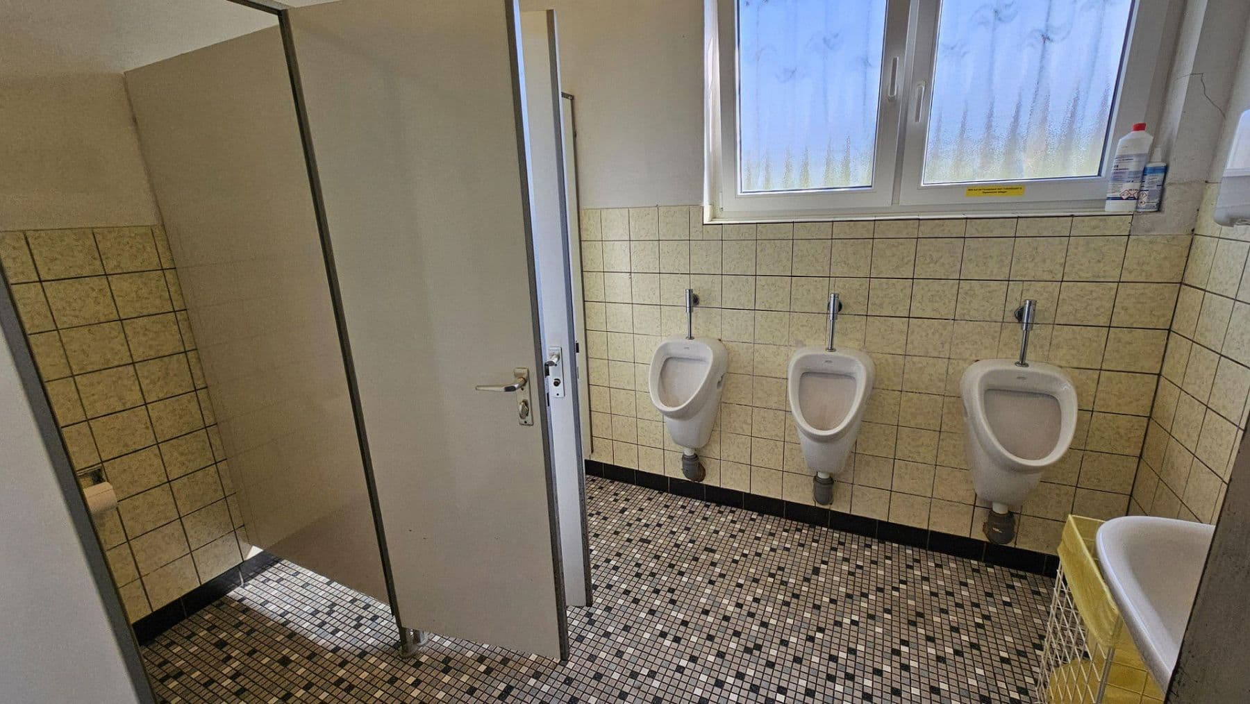 non-residential property to rent, 5,676 m², Industriestraße 2, Kalletal, North Rhine-Westphalia non-residential property to rent, 5,676 m², Industriestraße 2, Kalletal, North Rhine-Westphalia