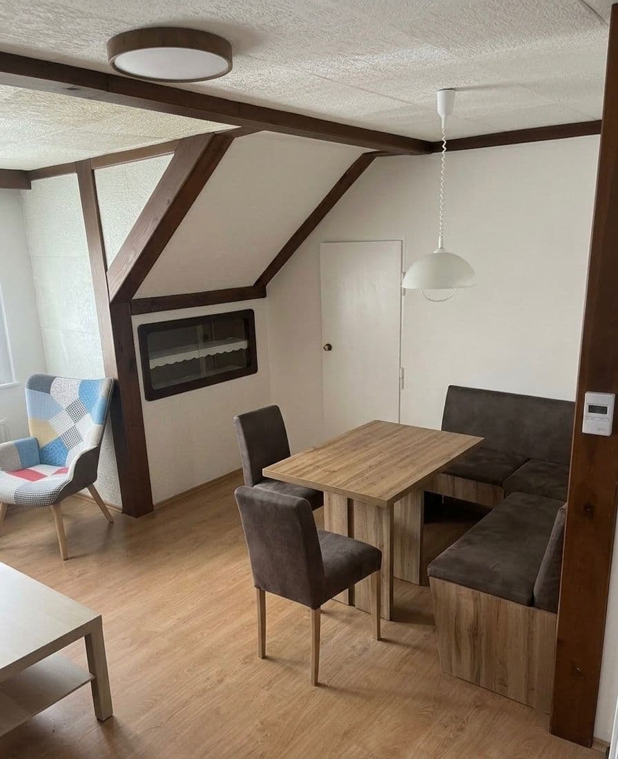 2 bedroom with open-plan kitchen flat to rent, 15 m², Dubečská, Prague, Prague 2 bedroom with open-plan kitchen flat to rent, 15 m², Dubečská, Prague, Prague