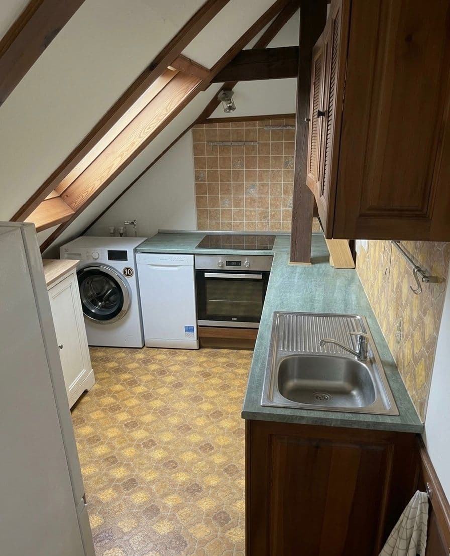 2 bedroom with open-plan kitchen flat to rent, 15 m², Dubečská, Prague, Prague 2 bedroom with open-plan kitchen flat to rent, 15 m², Dubečská, Prague, Prague