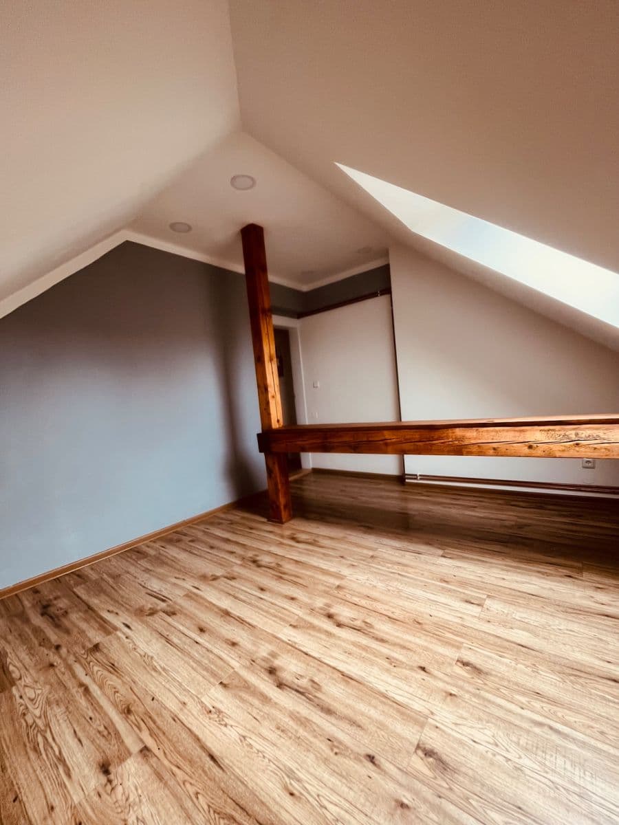 2 bedroom with open-plan kitchen flat to rent, 15 m², Dubečská, Prague, Prague 2 bedroom with open-plan kitchen flat to rent, 15 m², Dubečská, Prague, Prague