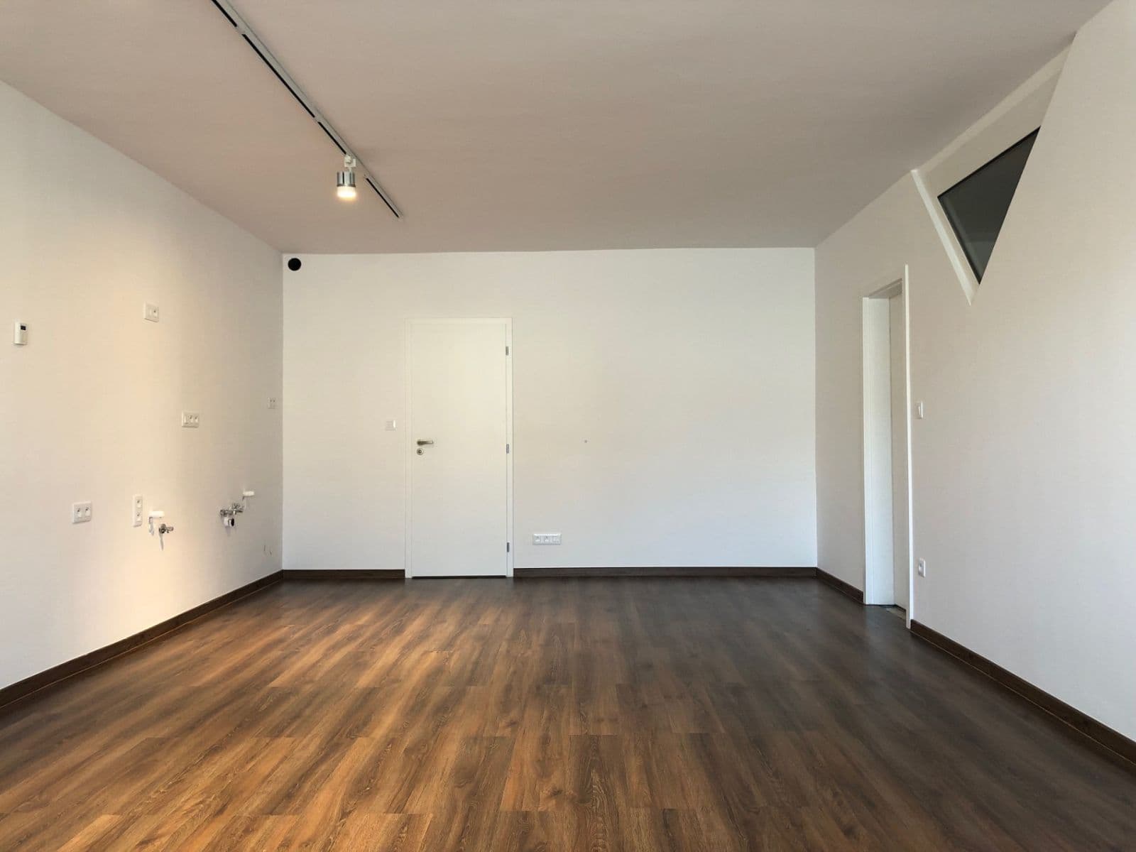 office to rent, 47 m², Rešetkova, Nové Mesto, Bratislavský Region office to rent, 47 m², Rešetkova, Nové Mesto, Bratislavský Region