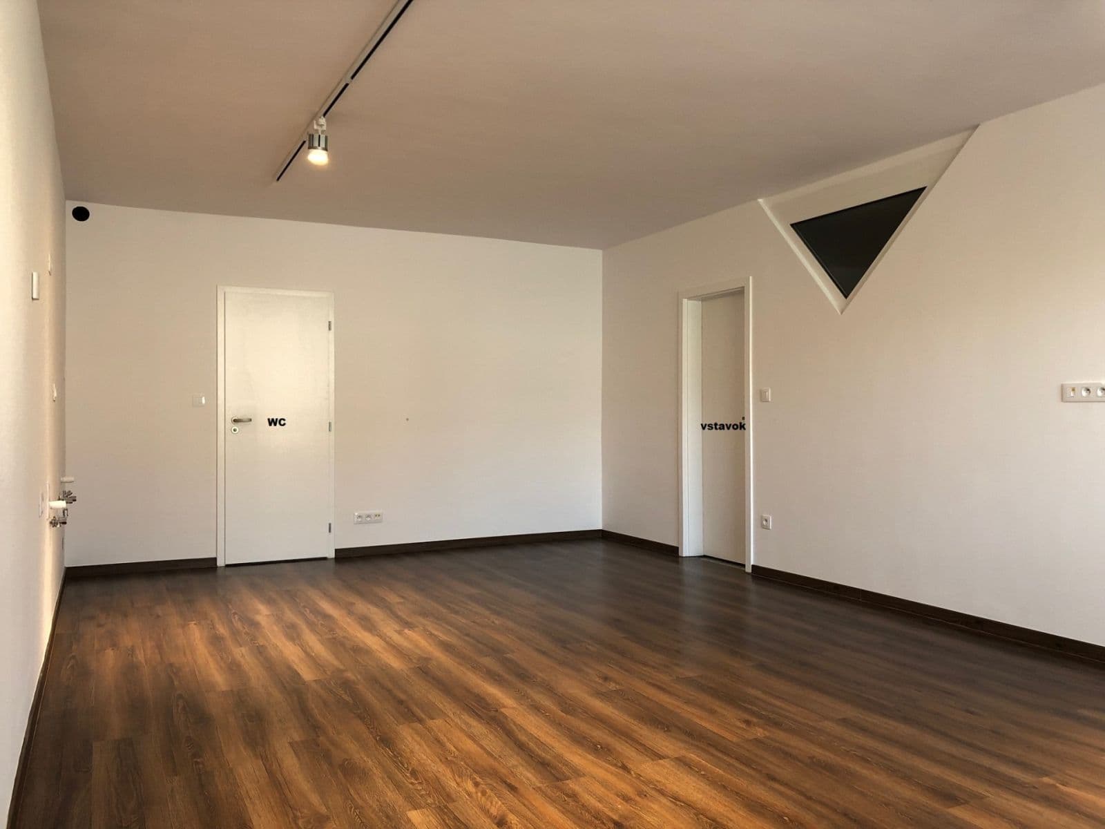 office to rent, 47 m², Rešetkova, Nové Mesto, Bratislavský Region office to rent, 47 m², Rešetkova, Nové Mesto, Bratislavský Region