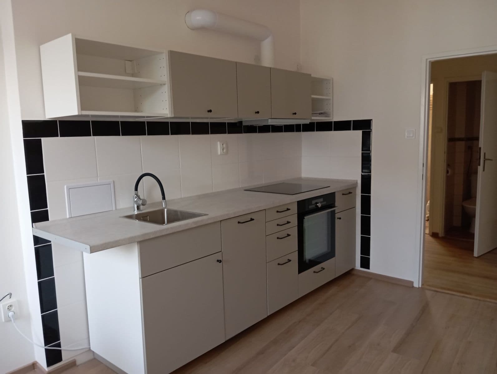 1 bedroom with open-plan kitchen flat to rent, 44 m², Plzeňská, Prague, Prague 1 bedroom with open-plan kitchen flat to rent, 44 m², Plzeňská, Prague, Prague