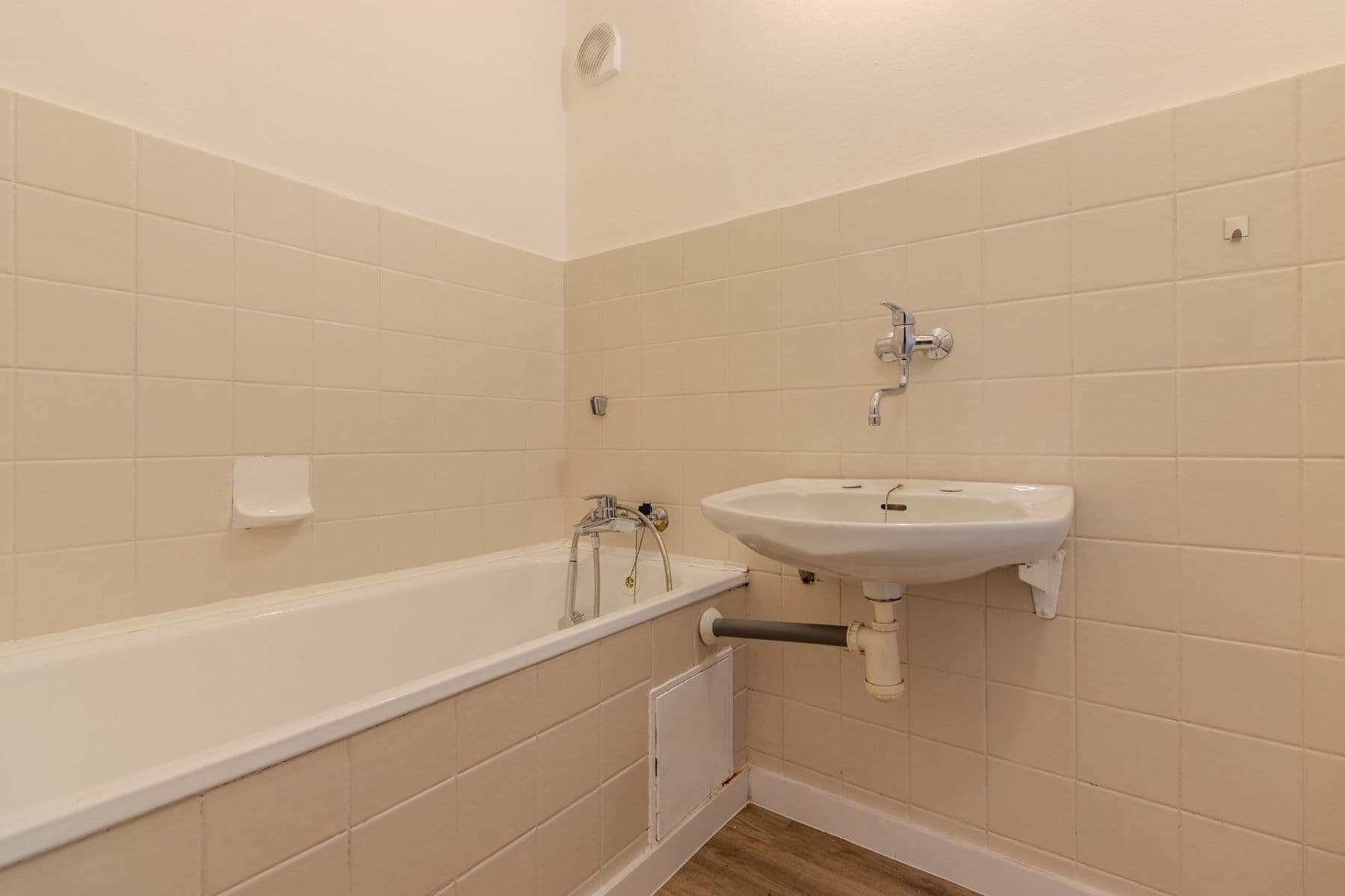 3 bedroom flat to rent, 54 m², Radimova, Prague, Prague 3 bedroom flat to rent, 54 m², Radimova, Prague, Prague