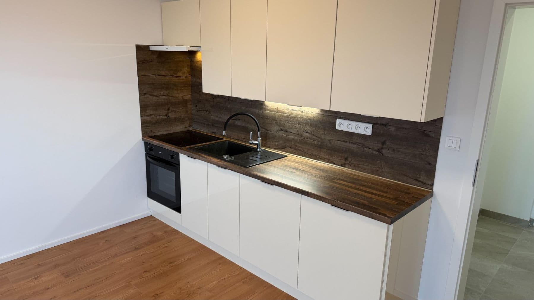 1 bedroom with open-plan kitchen flat to rent, 57 m², V Pískovně, Prague, Prague 1 bedroom with open-plan kitchen flat to rent, 57 m², V Pískovně, Prague, Prague