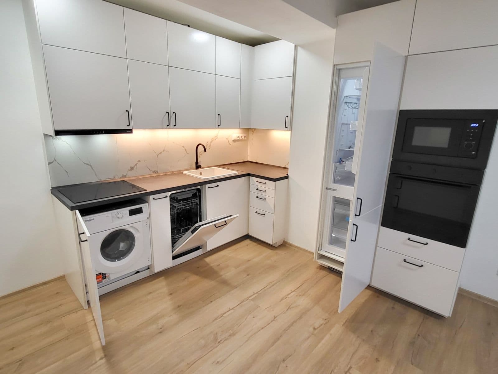 2 bedroom with open-plan kitchen flat to rent, 54 m², Zelenečská, Prague, Prague 2 bedroom with open-plan kitchen flat to rent, 54 m², Zelenečská, Prague, Prague