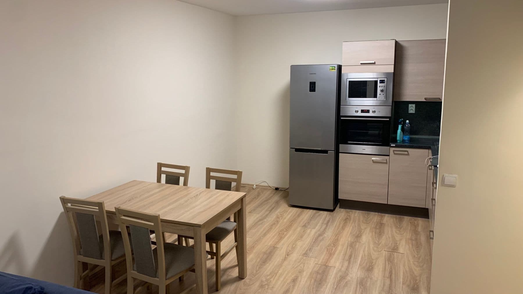 1 bedroom with open-plan kitchen flat to rent, 48 m², Svážná, Brno, Jihomoravský Region 1 bedroom with open-plan kitchen flat to rent, 48 m², Svážná, Brno, Jihomoravský Region