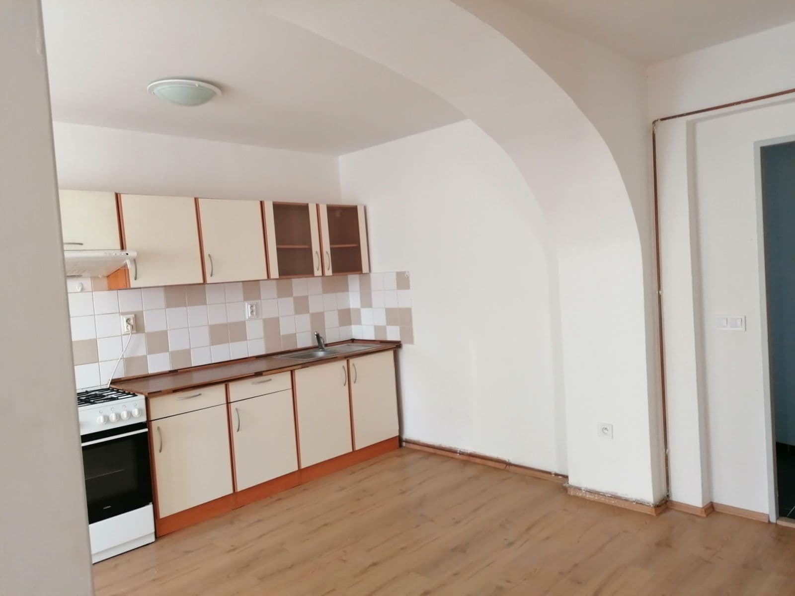 1 bedroom with open-plan kitchen flat to rent, 56 m², Fügnerova, Králův Dvůr, Středočeský Region 1 bedroom with open-plan kitchen flat to rent, 56 m², Fügnerova, Králův Dvůr, Středočeský Region