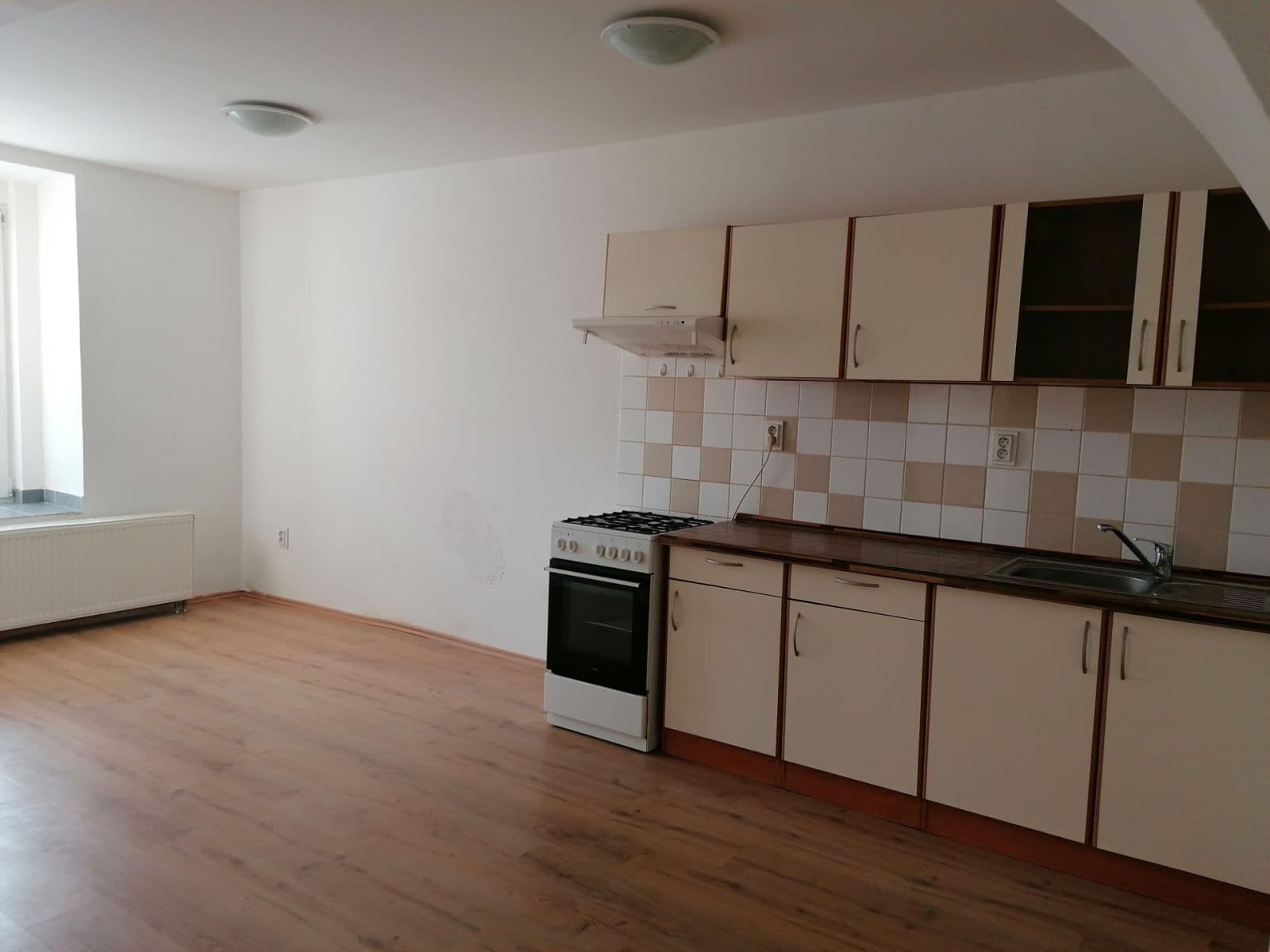 1 bedroom with open-plan kitchen flat to rent, 56 m², Fügnerova, Králův Dvůr, Středočeský Region 1 bedroom with open-plan kitchen flat to rent, 56 m², Fügnerova, Králův Dvůr, Středočeský Region