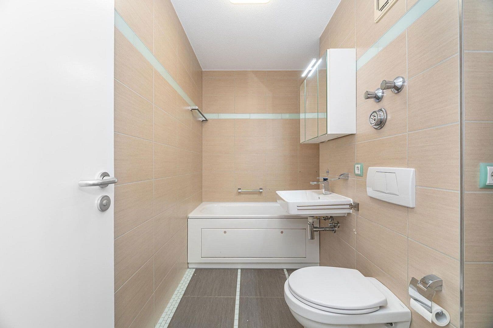 3 bedroom flat for sale, 76 m², Schellenbergstr. 2, Germering, Bavaria 3 bedroom flat for sale, 76 m², Schellenbergstr. 2, Germering, Bavaria