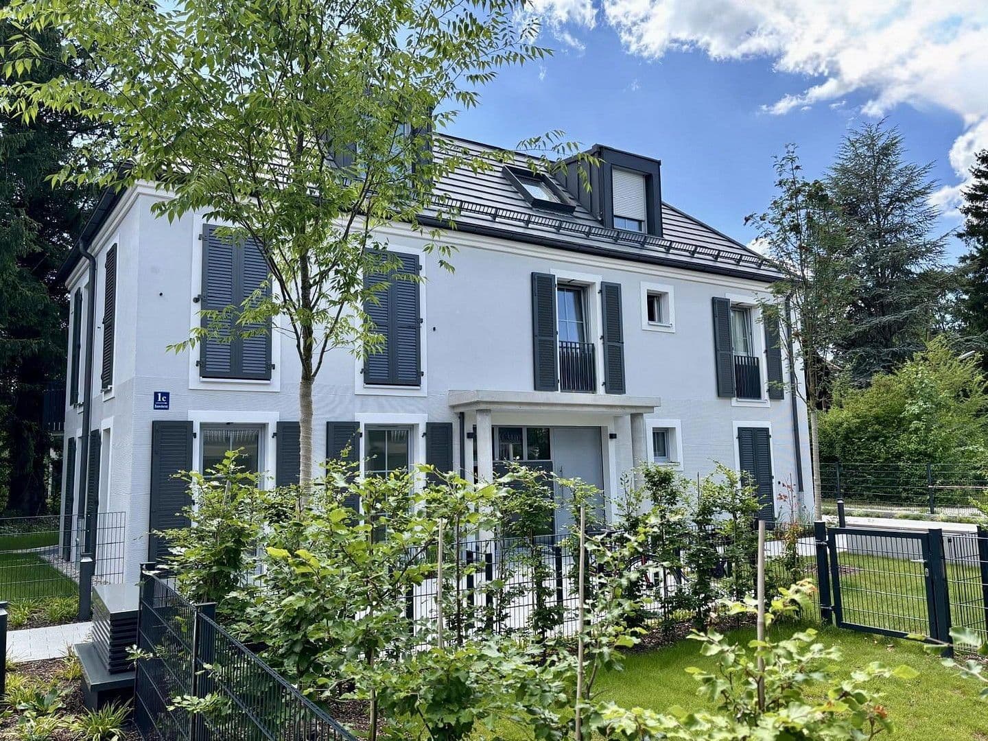 1 bedroom with open-plan kitchen flat to rent, 76 m², Bauweberstraße, München, Bavaria 1 bedroom with open-plan kitchen flat to rent, 76 m², Bauweberstraße, München, Bavaria