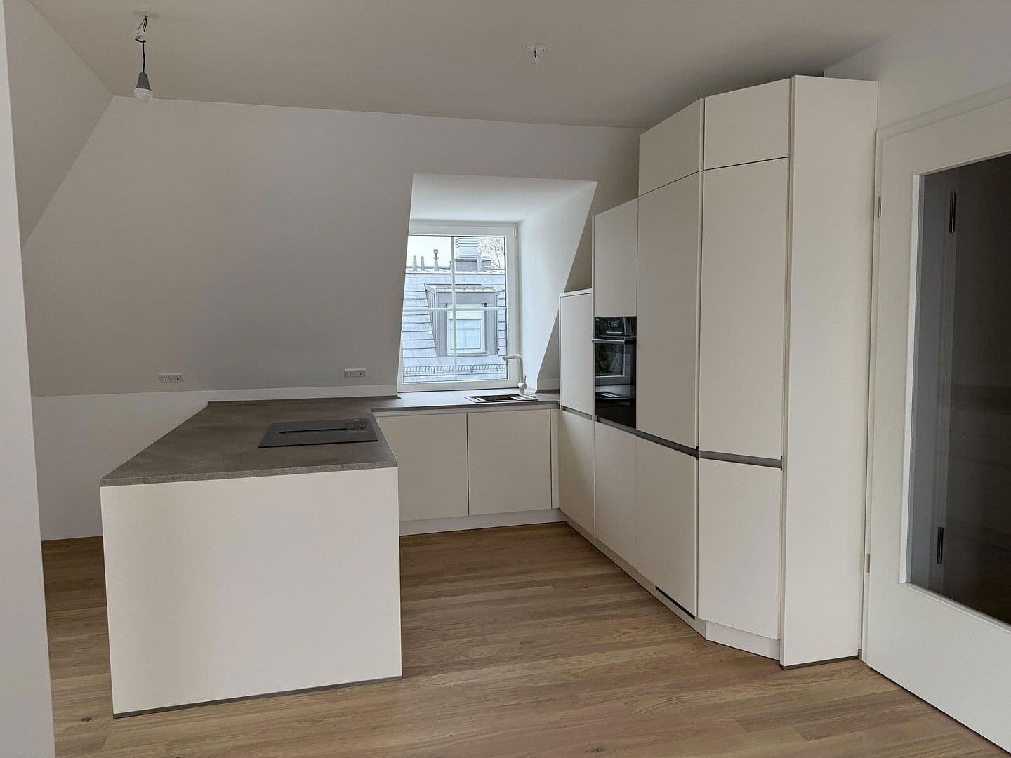 1 bedroom with open-plan kitchen flat to rent, 76 m², Bauweberstraße, München, Bavaria 1 bedroom with open-plan kitchen flat to rent, 76 m², Bauweberstraße, München, Bavaria