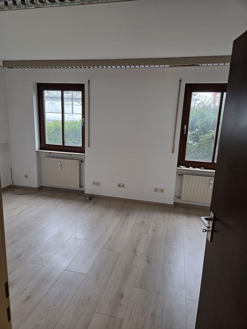 office to rent, 125 m², Geschwister-Scholl-Ring 1-3, Bayern - Germering, Bavaria office to rent, 125 m², Geschwister-Scholl-Ring 1-3, Bayern - Germering, Bavaria