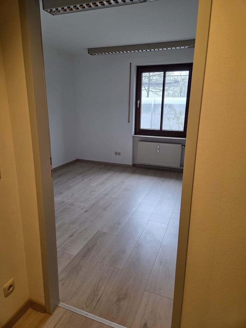office to rent, 125 m², Geschwister-Scholl-Ring 1-3, Bayern - Germering, Bavaria office to rent, 125 m², Geschwister-Scholl-Ring 1-3, Bayern - Germering, Bavaria