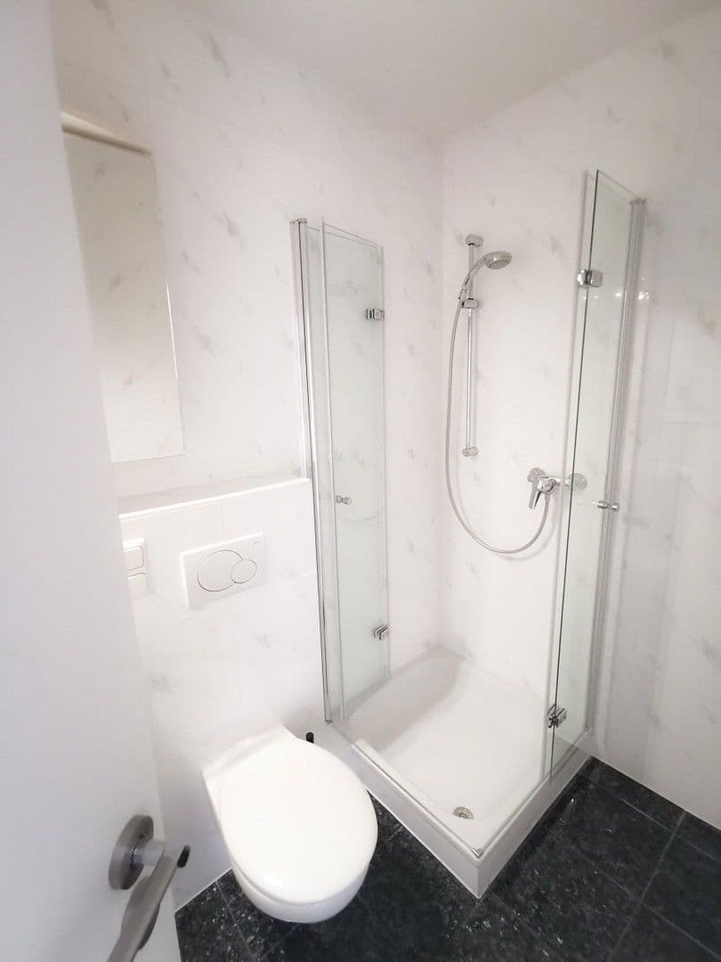 5 bedroom flat to rent, 157 m², Schwarzwaldstraße, Frankfurt, Hesse 5 bedroom flat to rent, 157 m², Schwarzwaldstraße, Frankfurt, Hesse