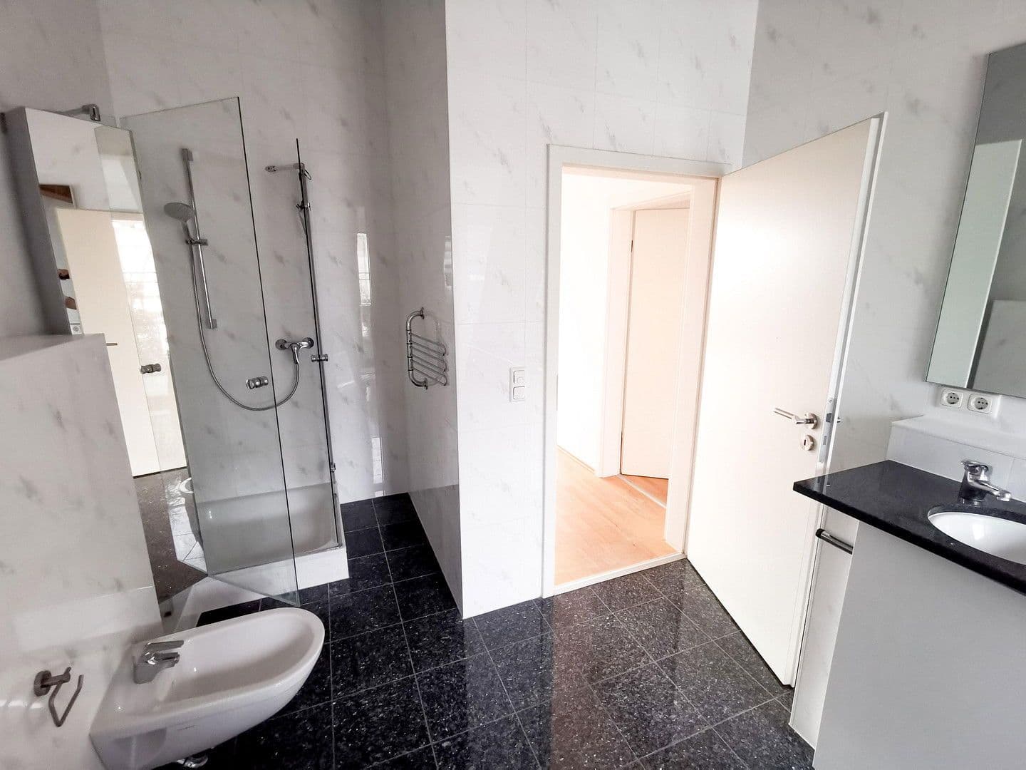 5 bedroom flat to rent, 157 m², Schwarzwaldstraße, Frankfurt, Hesse 5 bedroom flat to rent, 157 m², Schwarzwaldstraße, Frankfurt, Hesse