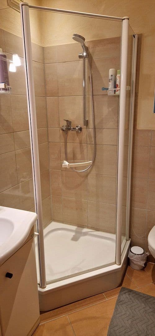 2 bedroom with open-plan kitchen flat to rent, 115 m², Auf der Körnerwiese, Frankfurt am Main, Hesse 2 bedroom with open-plan kitchen flat to rent, 115 m², Auf der Körnerwiese, Frankfurt am Main, Hesse