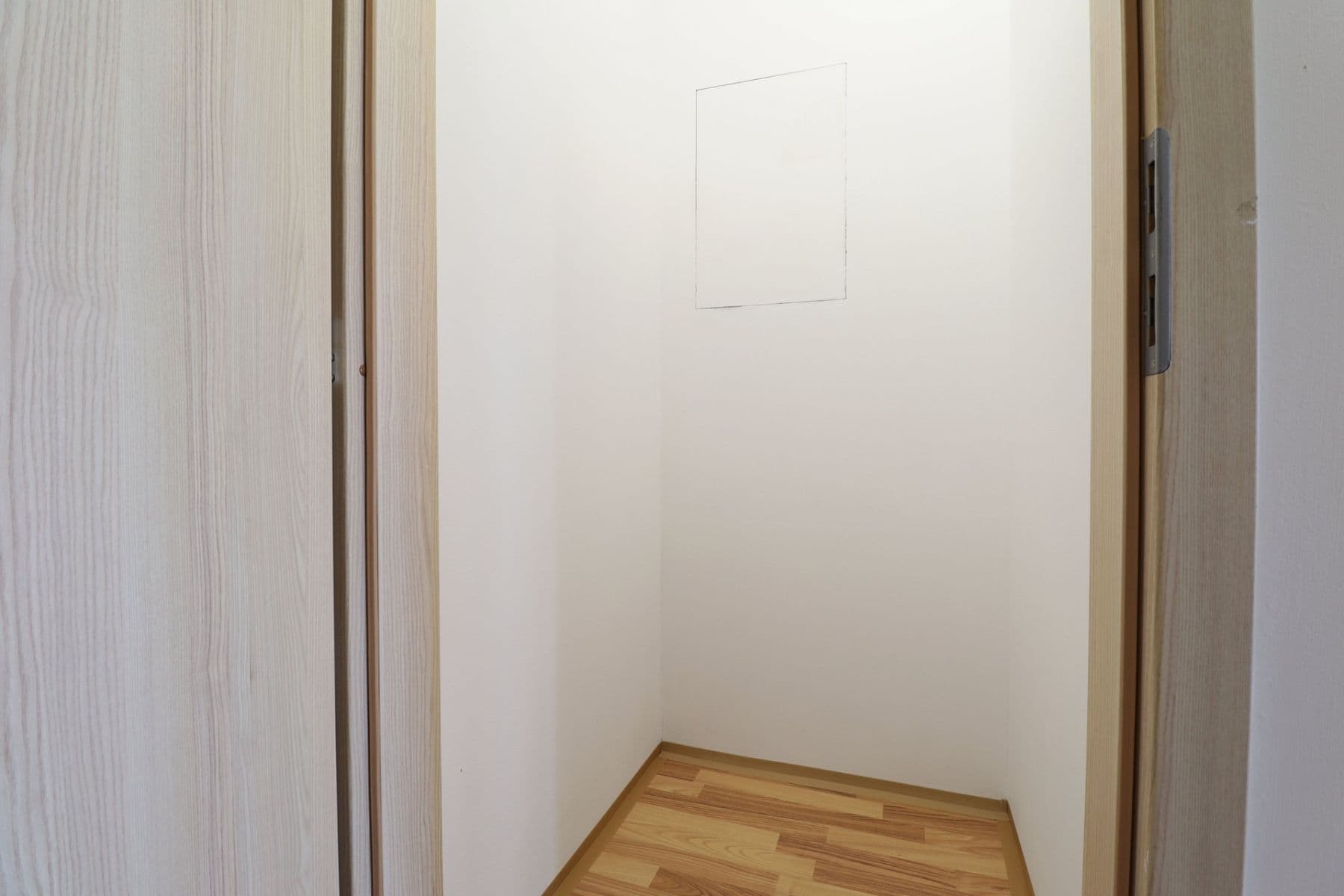 Studio flat to rent, 33 m², Freyova, Prague, Prague Studio flat to rent, 33 m², Freyova, Prague, Prague