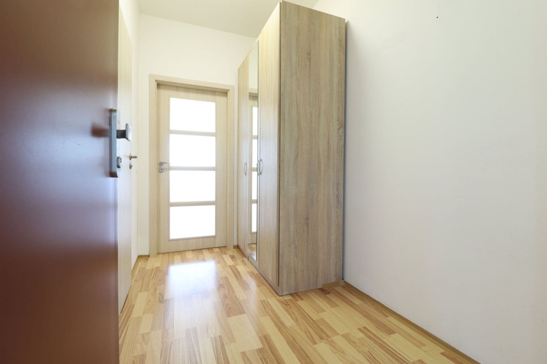 Studio flat to rent, 33 m², Freyova, Prague, Prague Studio flat to rent, 33 m², Freyova, Prague, Prague