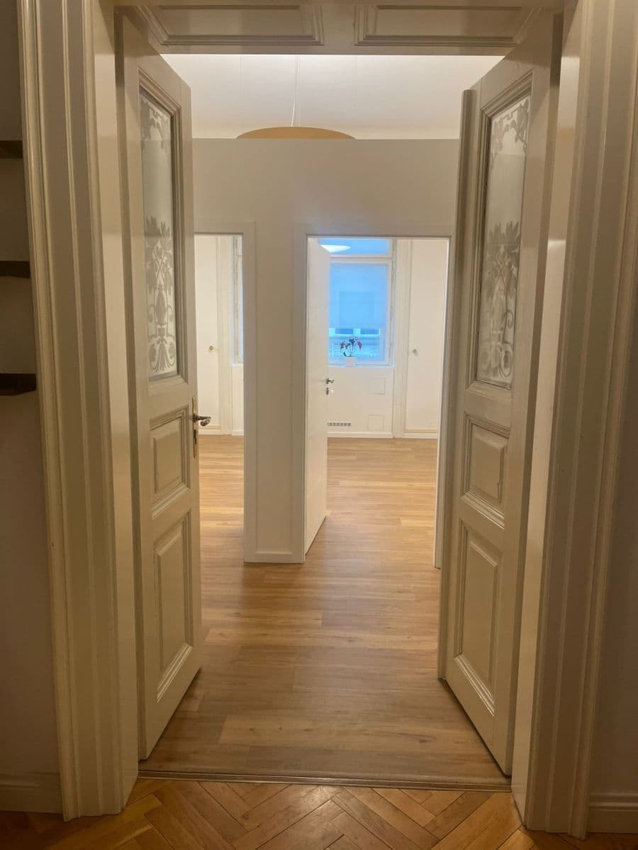 non-residential property to rent, 32 m², Pařížská, Prague, Prague non-residential property to rent, 32 m², Pařížská, Prague, Prague