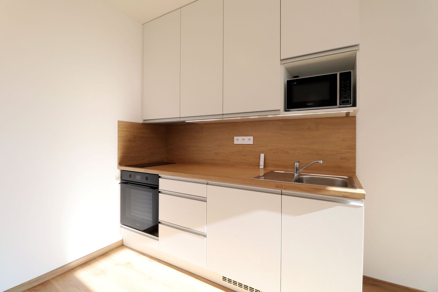 Studio flat to rent, 32 m², Oktábcových, Prague, Prague Studio flat to rent, 32 m², Oktábcových, Prague, Prague