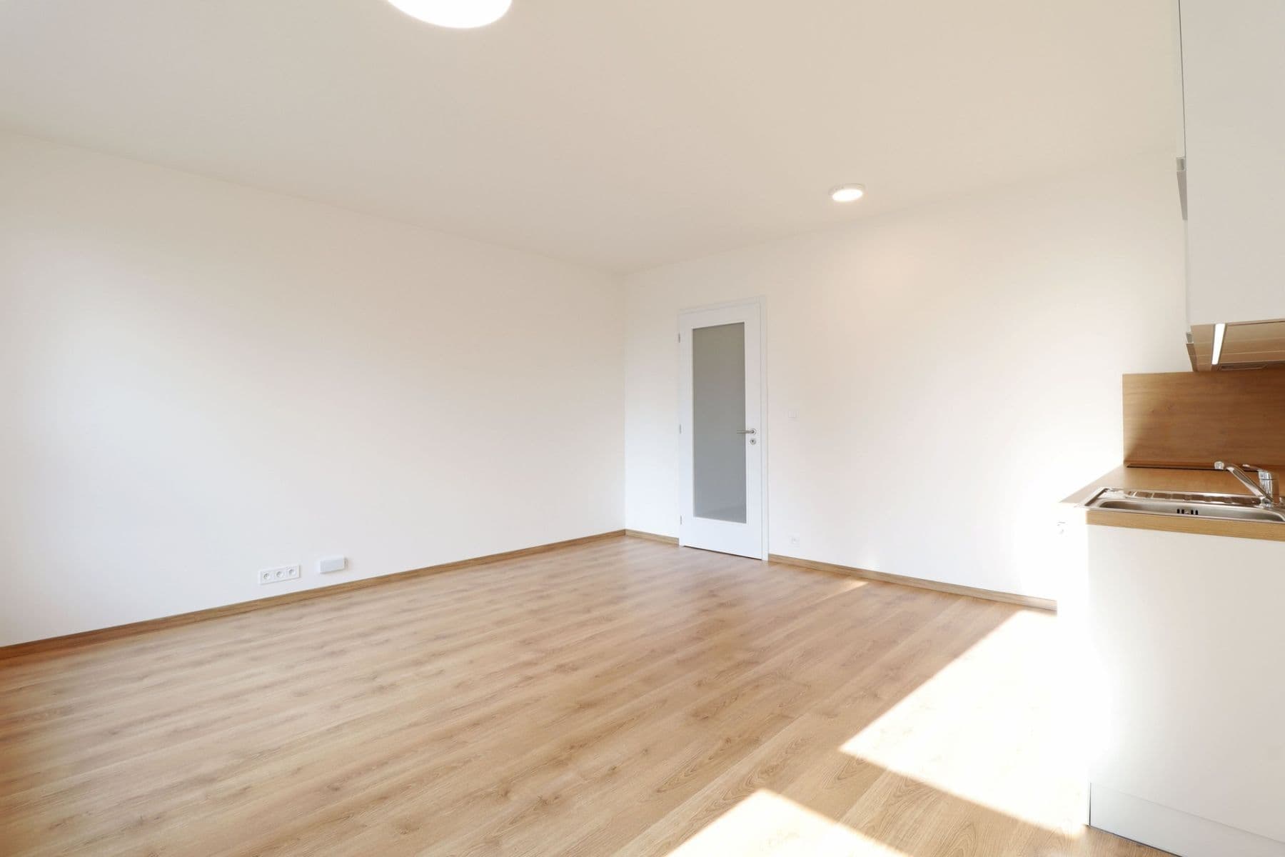 Studio flat to rent, 32 m², Oktábcových, Prague, Prague Studio flat to rent, 32 m², Oktábcových, Prague, Prague