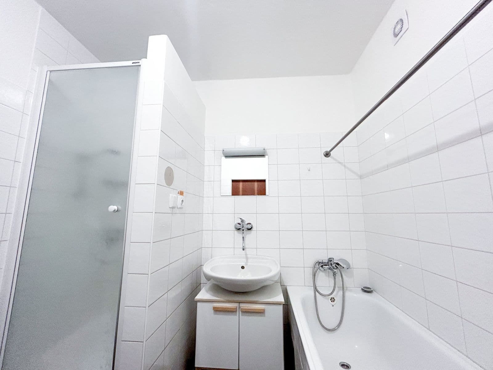 2 bedroom with open-plan kitchen flat to rent, 78 m², Tusarova, Prague, Prague 2 bedroom with open-plan kitchen flat to rent, 78 m², Tusarova, Prague, Prague