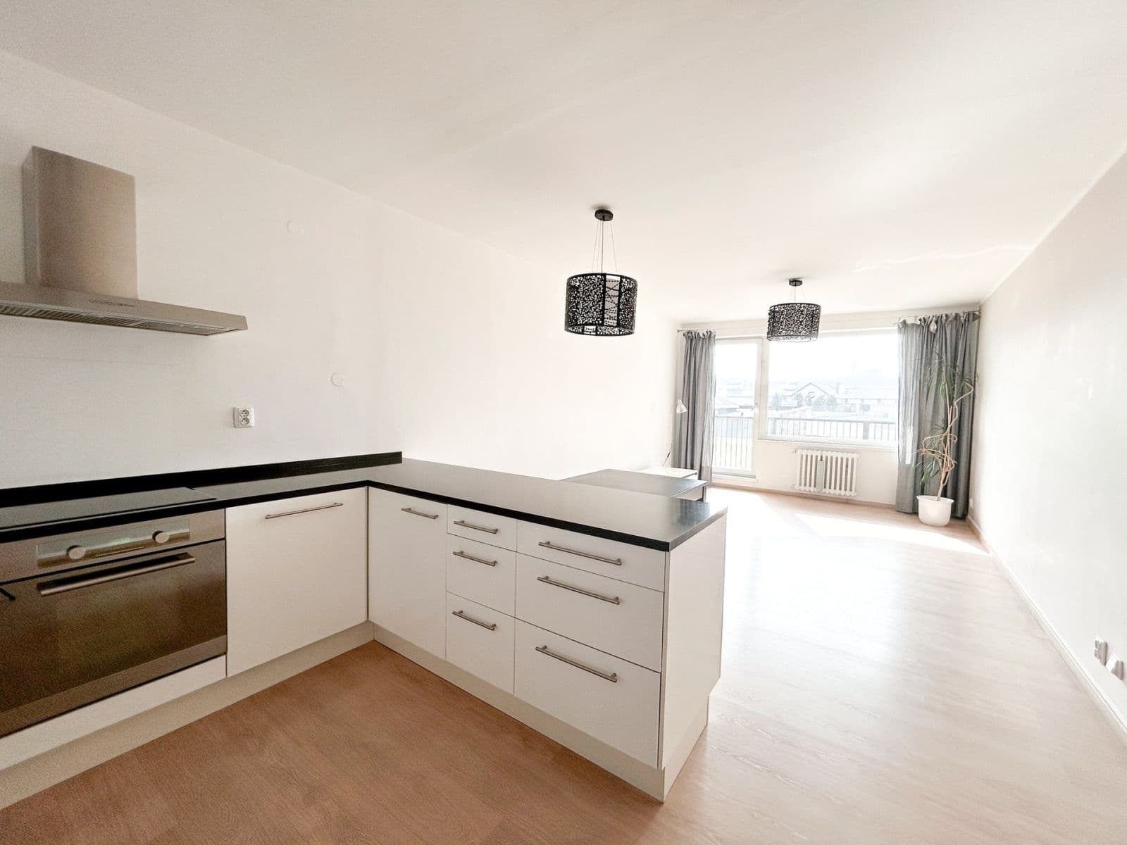 2 bedroom with open-plan kitchen flat to rent, 78 m², Tusarova, Prague, Prague 2 bedroom with open-plan kitchen flat to rent, 78 m², Tusarova, Prague, Prague