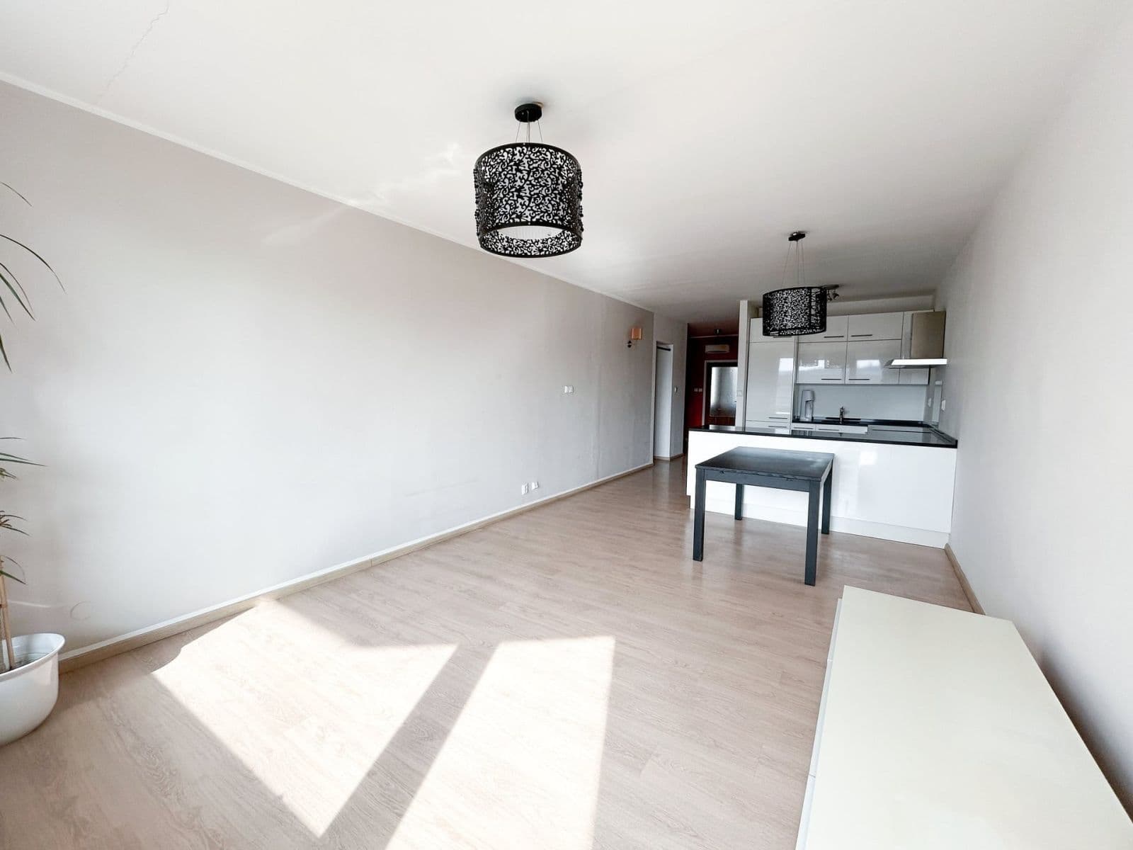 2 bedroom with open-plan kitchen flat to rent, 78 m², Tusarova, Prague, Prague 2 bedroom with open-plan kitchen flat to rent, 78 m², Tusarova, Prague, Prague