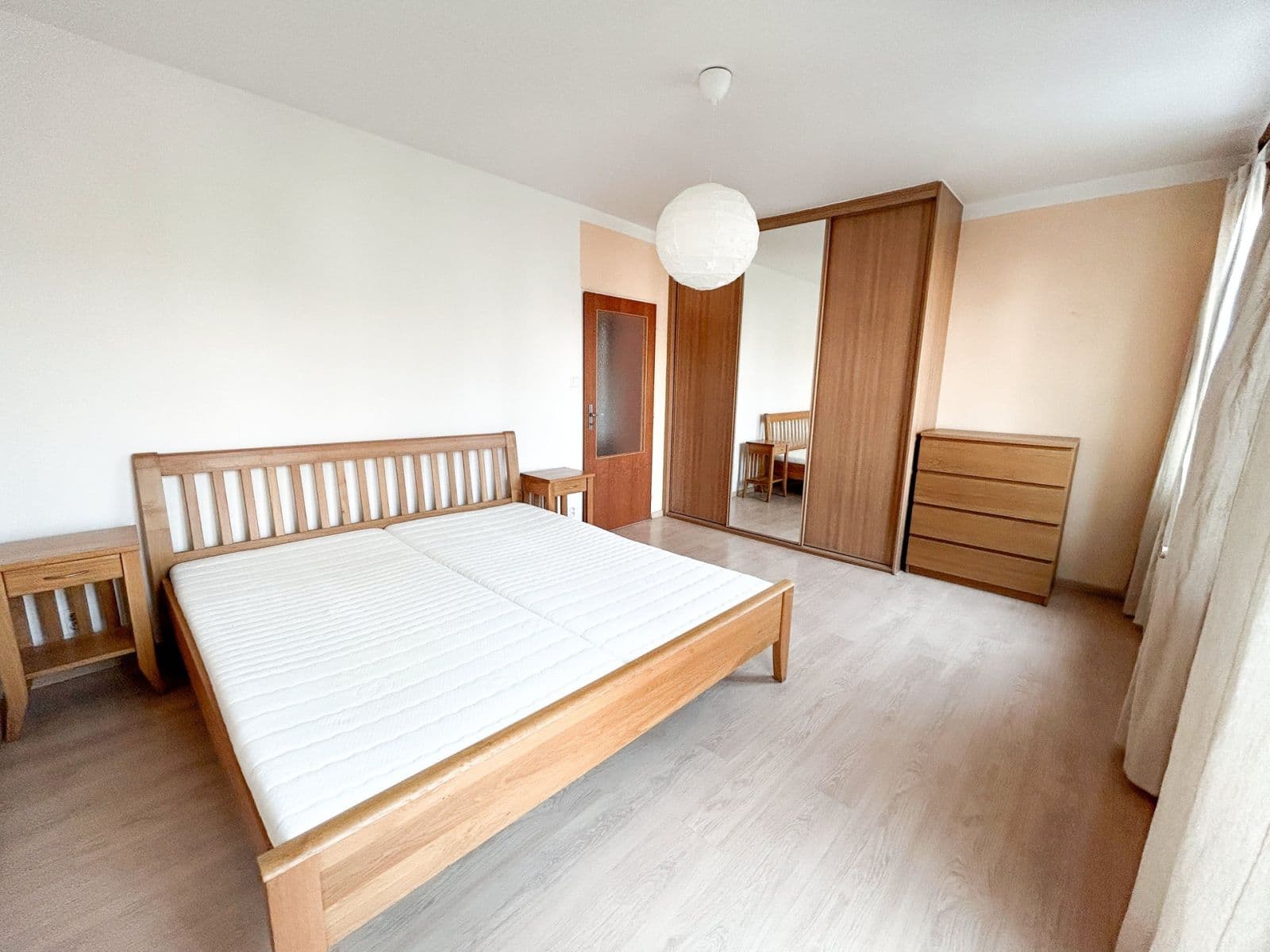 2 bedroom with open-plan kitchen flat to rent, 78 m², Tusarova, Prague, Prague 2 bedroom with open-plan kitchen flat to rent, 78 m², Tusarova, Prague, Prague