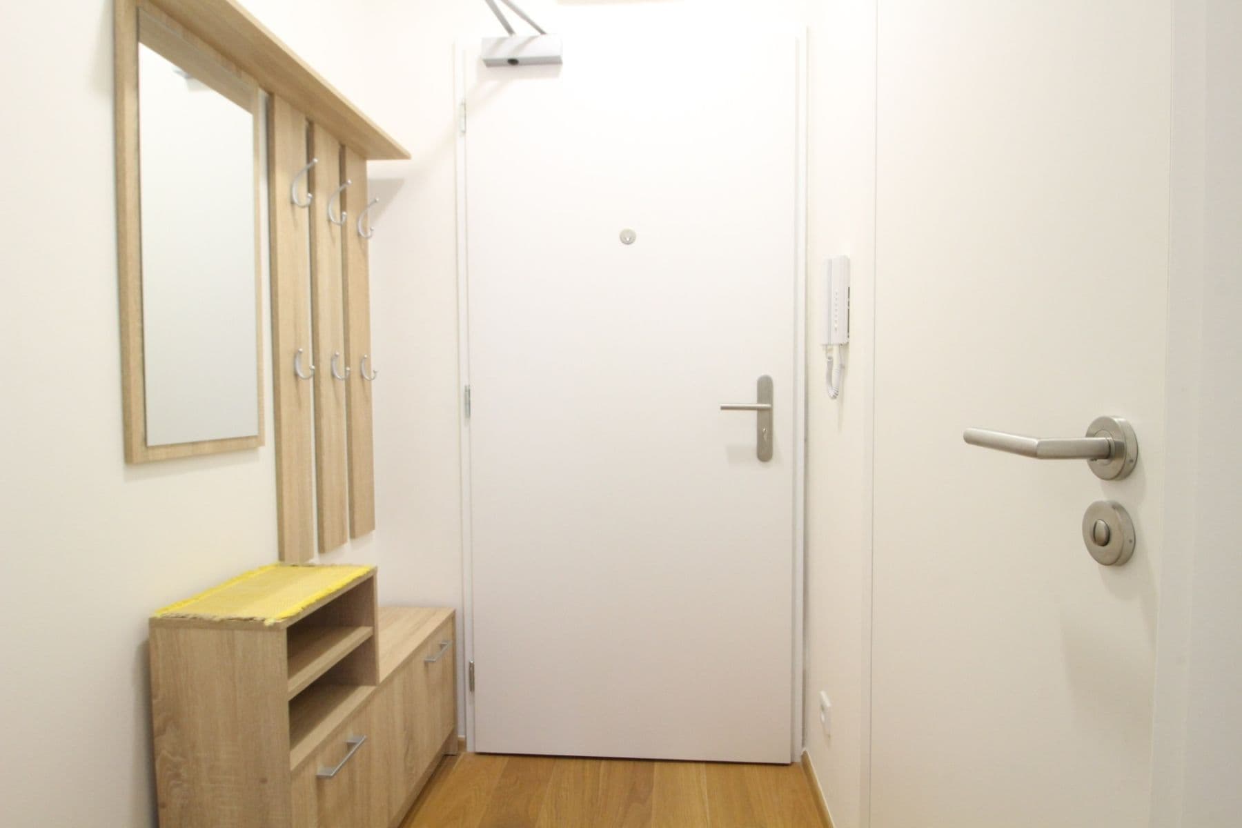 Studio flat to rent, 20 m², Perucká, Prague, Prague Studio flat to rent, 20 m², Perucká, Prague, Prague