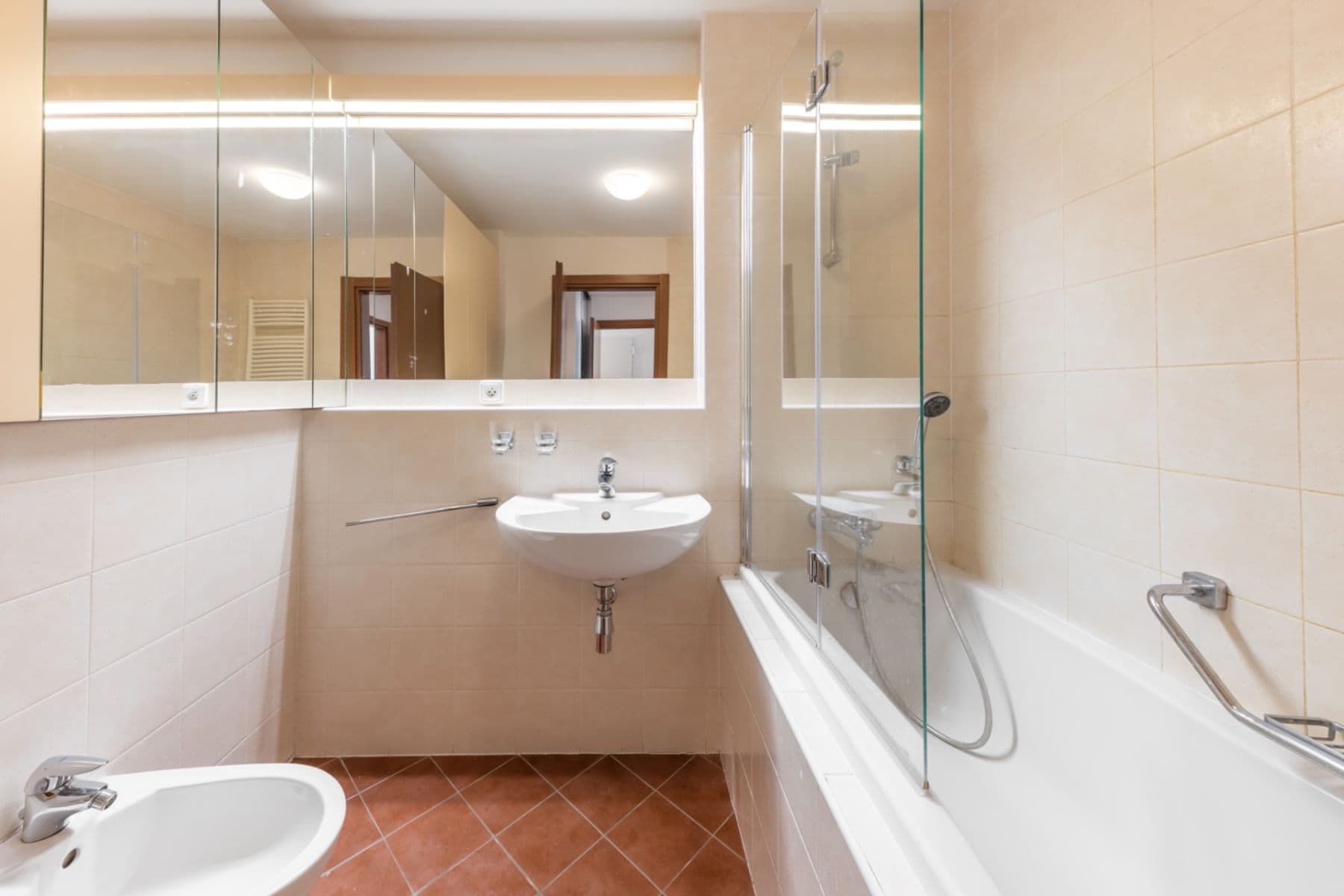 2 bedroom with open-plan kitchen flat to rent, 67 m², Podvinný mlýn, Prague, Prague 2 bedroom with open-plan kitchen flat to rent, 67 m², Podvinný mlýn, Prague, Prague