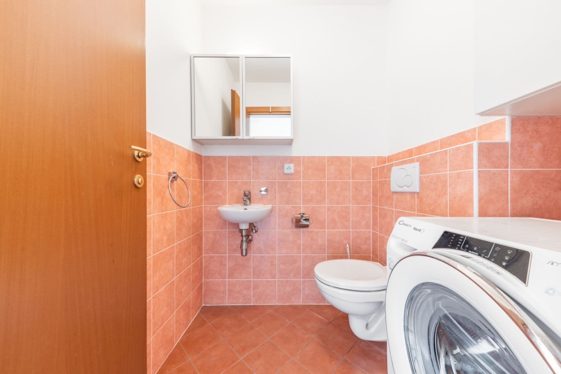 2 bedroom with open-plan kitchen flat to rent, 67 m², Podvinný mlýn, Prague, Prague 2 bedroom with open-plan kitchen flat to rent, 67 m², Podvinný mlýn, Prague, Prague