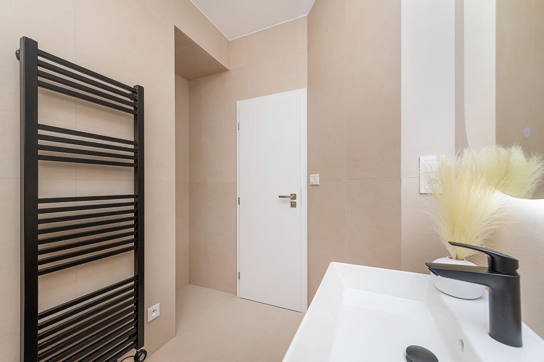 2 bedroom with open-plan kitchen flat for sale, 81 m², Ukrajinská, Prague, Prague 2 bedroom with open-plan kitchen flat for sale, 81 m², Ukrajinská, Prague, Prague