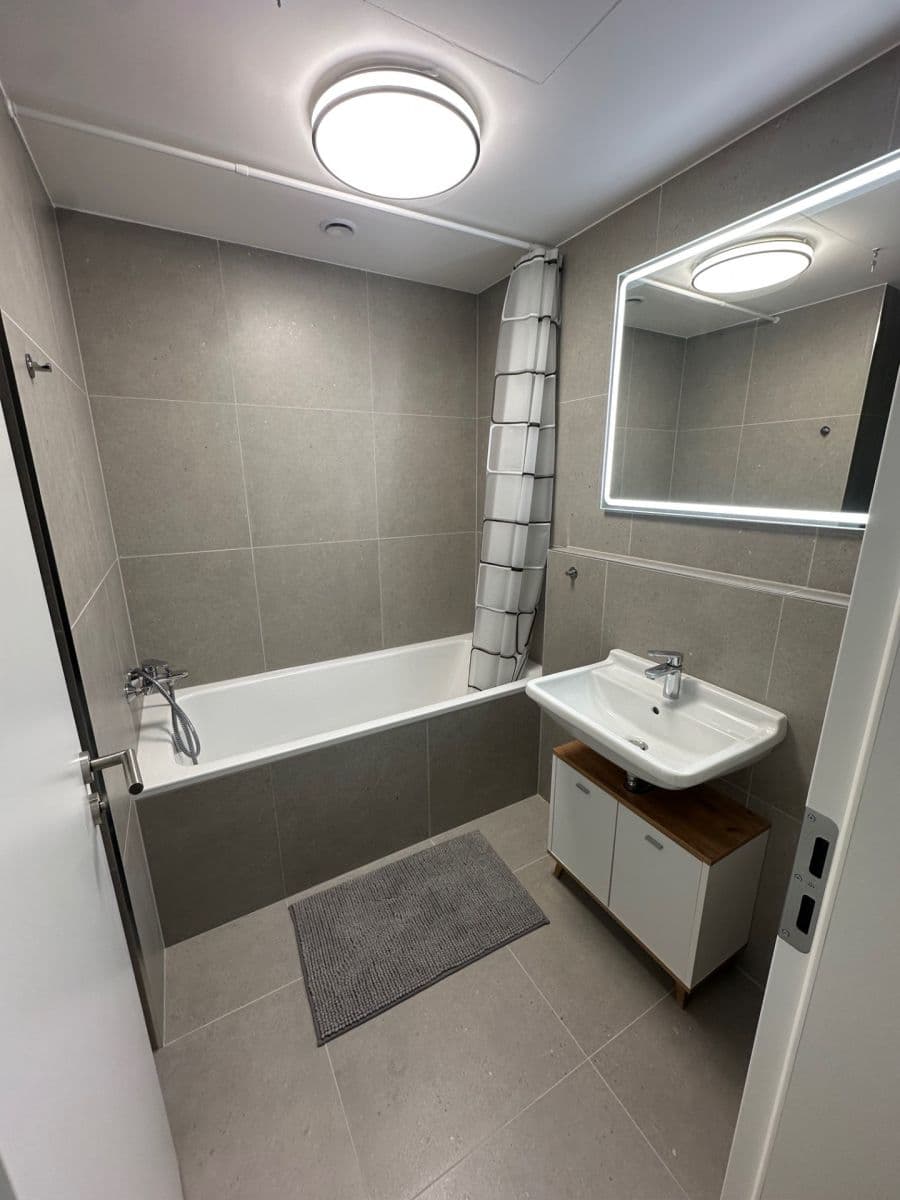 2 bedroom flat to rent, 44 m², Bratislava - mestská časť Staré Mesto, Bratislavský Region 2 bedroom flat to rent, 44 m², Bratislava - mestská časť Staré Mesto, Bratislavský Region