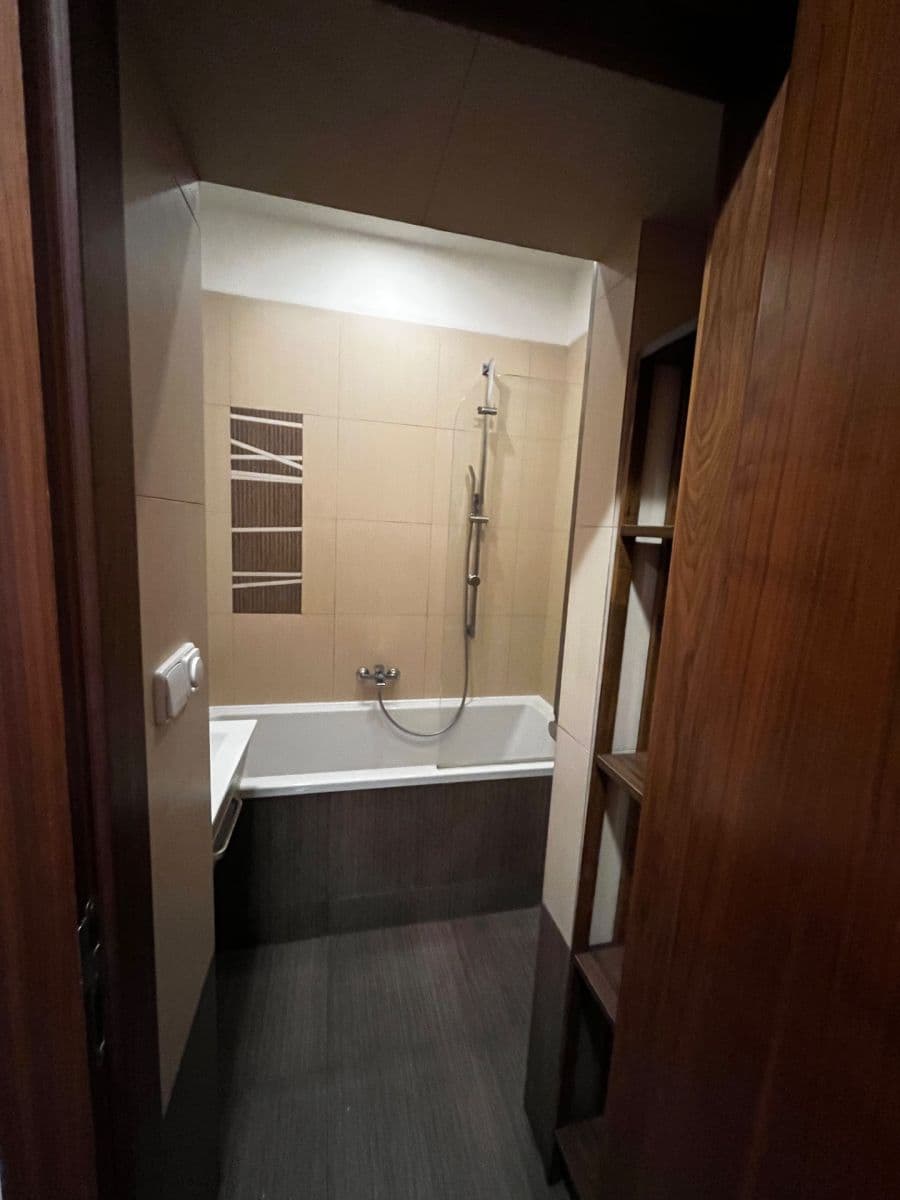 2 bedroom flat to rent, 60 m², Jeremenkova, Prague, Prague 2 bedroom flat to rent, 60 m², Jeremenkova, Prague, Prague