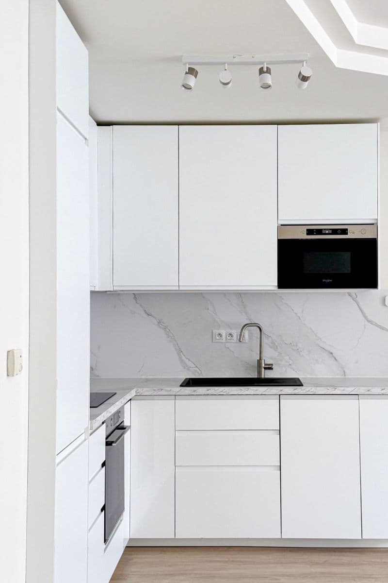 2 bedroom with open-plan kitchen flat to rent, 98 m², U Sluncové, Prague, Prague 2 bedroom with open-plan kitchen flat to rent, 98 m², U Sluncové, Prague, Prague