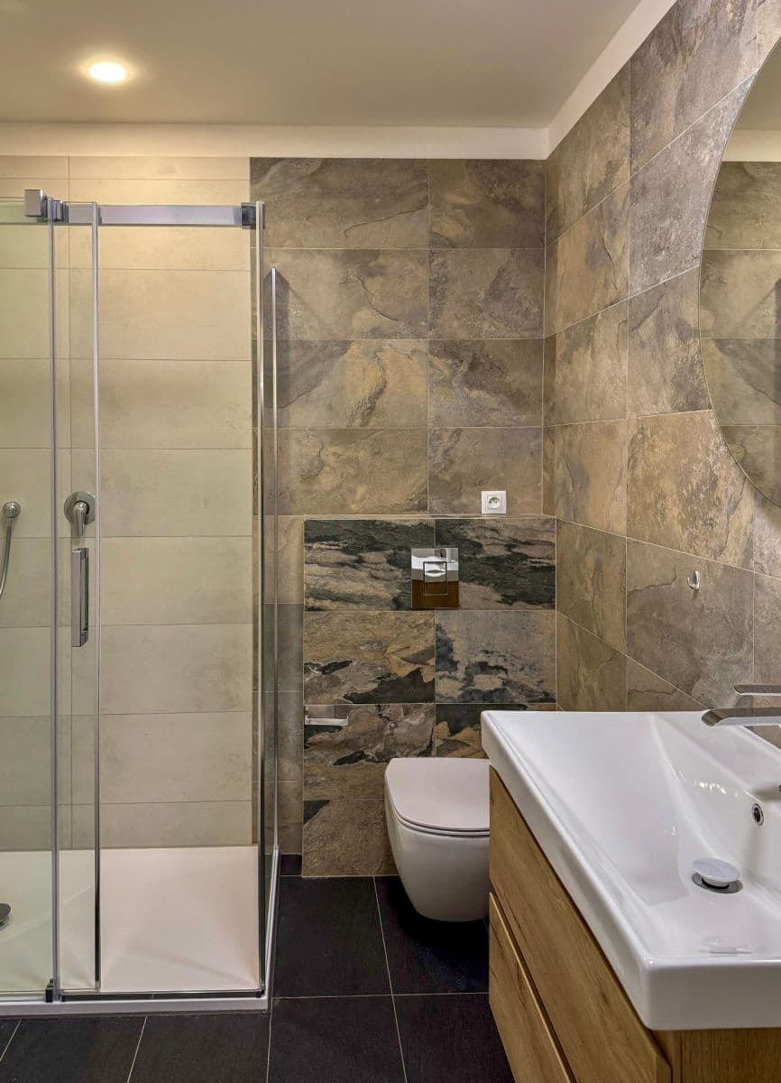 2 bedroom with open-plan kitchen flat to rent, 98 m², U Sluncové, Prague, Prague 2 bedroom with open-plan kitchen flat to rent, 98 m², U Sluncové, Prague, Prague