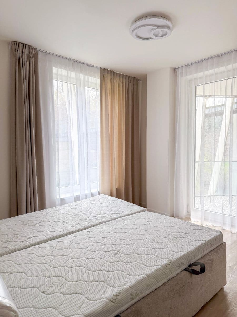 2 bedroom with open-plan kitchen flat to rent, 98 m², U Sluncové, Prague, Prague 2 bedroom with open-plan kitchen flat to rent, 98 m², U Sluncové, Prague, Prague