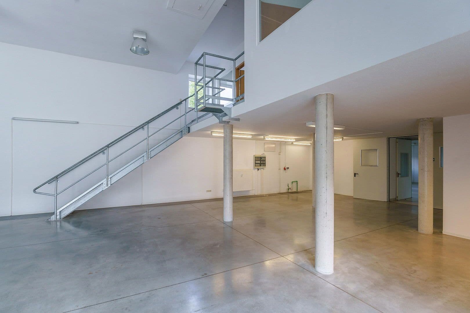 non-residential property to rent, 1,000 m², Chemnitz, Saxony non-residential property to rent, 1,000 m², Chemnitz, Saxony