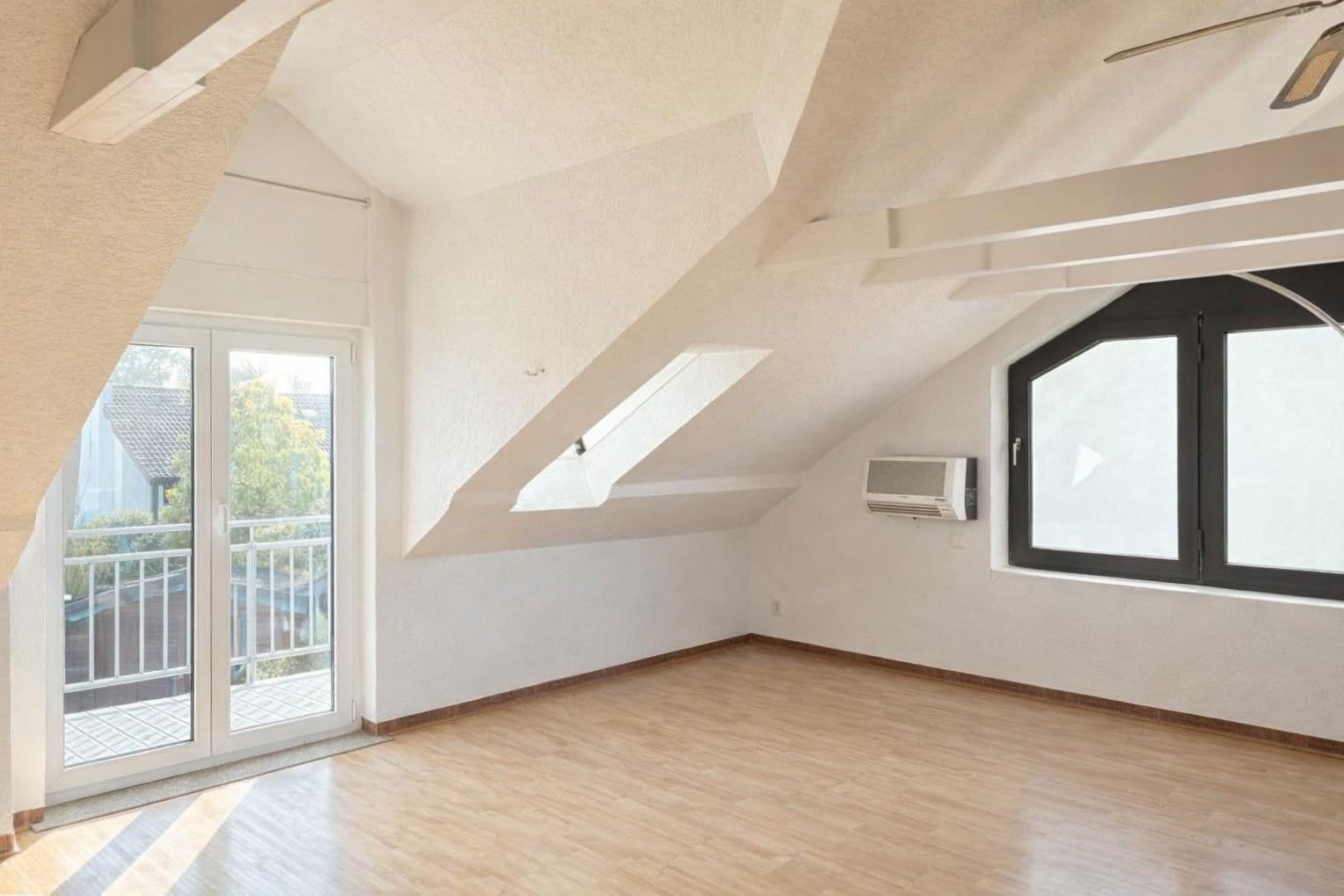 3 bedroom with open-plan kitchen flat to rent, 138 m², Dietzenbach, Hesse 3 bedroom with open-plan kitchen flat to rent, 138 m², Dietzenbach, Hesse