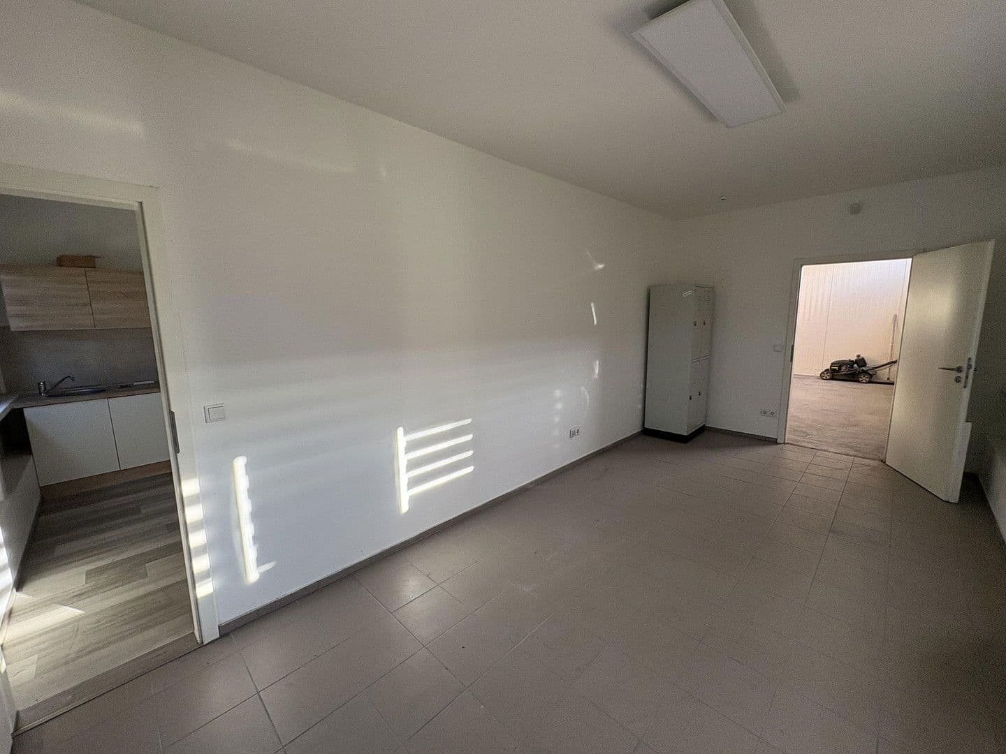 non-residential property to rent, 1,856 m², Nikolaus-Groß-Str. 17, Dortmund, North Rhine-Westphalia non-residential property to rent, 1,856 m², Nikolaus-Groß-Str. 17, Dortmund, North Rhine-Westphalia