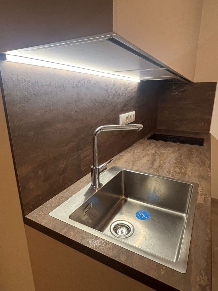 Studio flat to rent, 33 m², Poděbradská, Prague, Prague Studio flat to rent, 33 m², Poděbradská, Prague, Prague