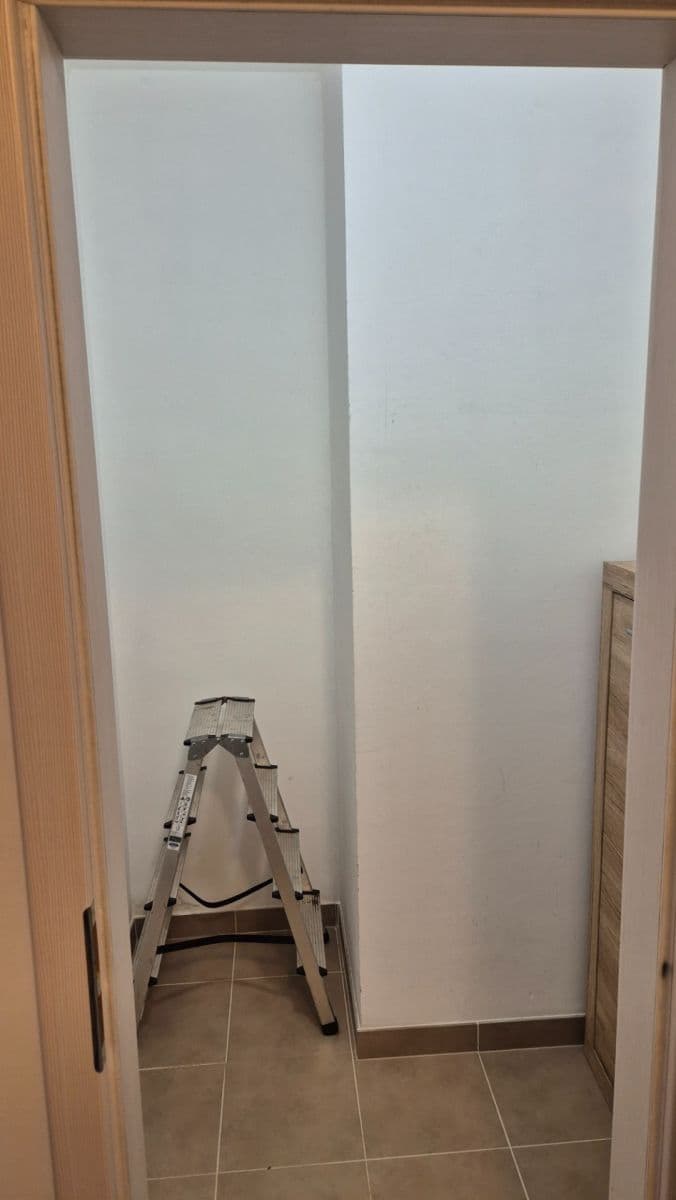 1 bedroom with open-plan kitchen flat to rent, 60 m², K Meteoru, Hradec Králové, Královéhradecký Region 1 bedroom with open-plan kitchen flat to rent, 60 m², K Meteoru, Hradec Králové, Královéhradecký Region