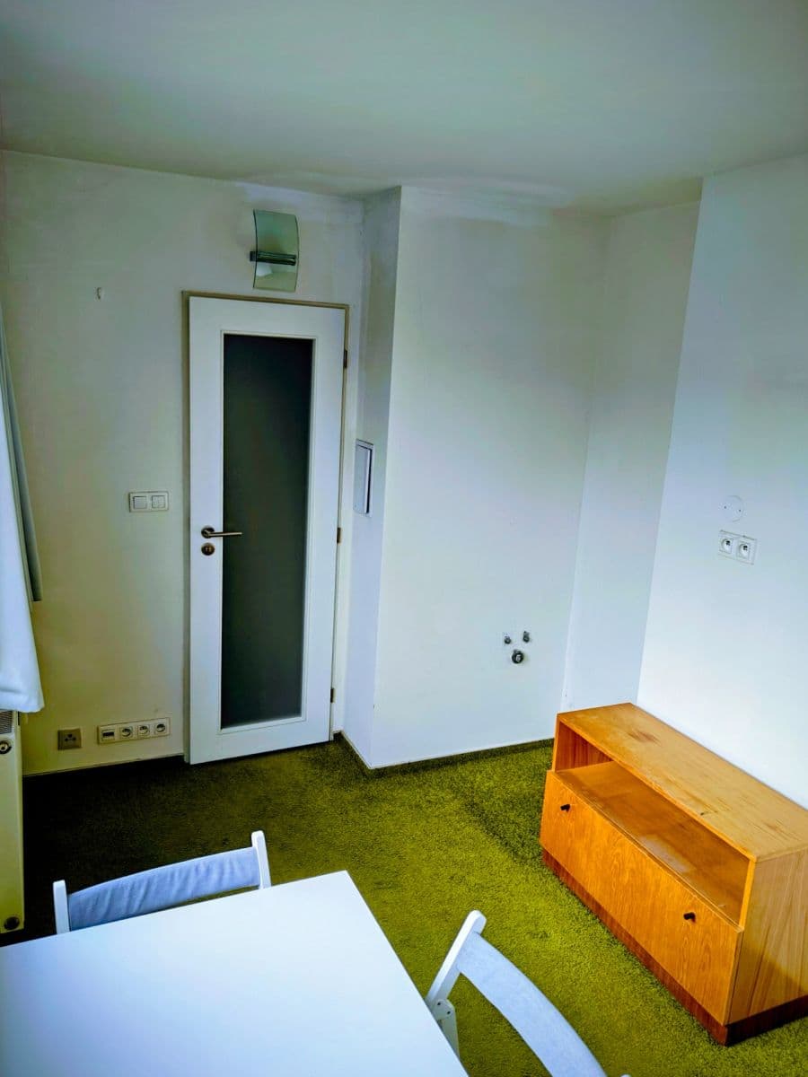 Small studio flat to rent, 16 m², Molákova, Prague, Prague Small studio flat to rent, 16 m², Molákova, Prague, Prague